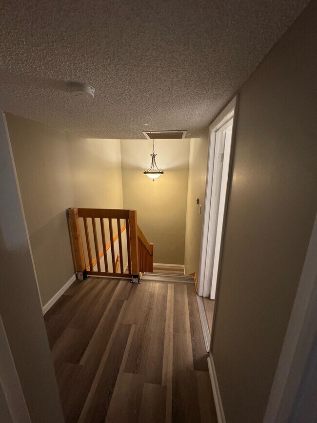 Building Photo - 1458 N Lawnwood Cir