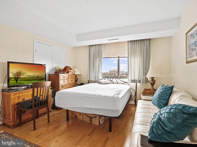 Building Photo - 5501 Seminary Rd