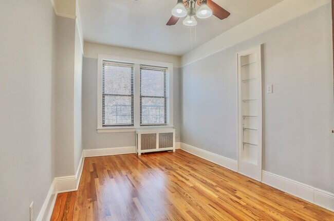 Building Photo - 202 Park Ave