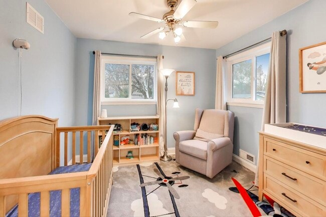 Building Photo - 6 S Waterman Ave