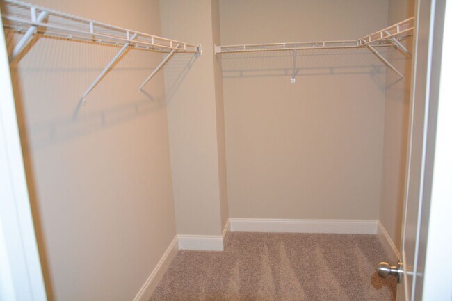 Building Photo - 7124 Fringe Flower Dr