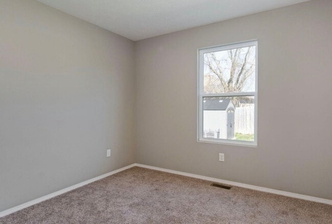 Building Photo - 4 Bedroom | 2 Bathroom | 3 Car Garage| Republic MO | Fenced Backyard!