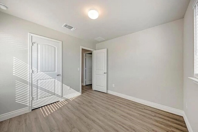 Building Photo - 6713 Branrust Dr