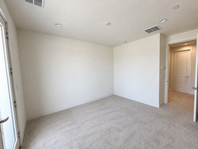 Building Photo - Brand New Townhouse in Livermore at Solera at Arroyo Crossings