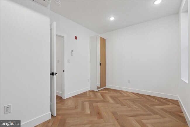 Building Photo - 1438 Tasker St