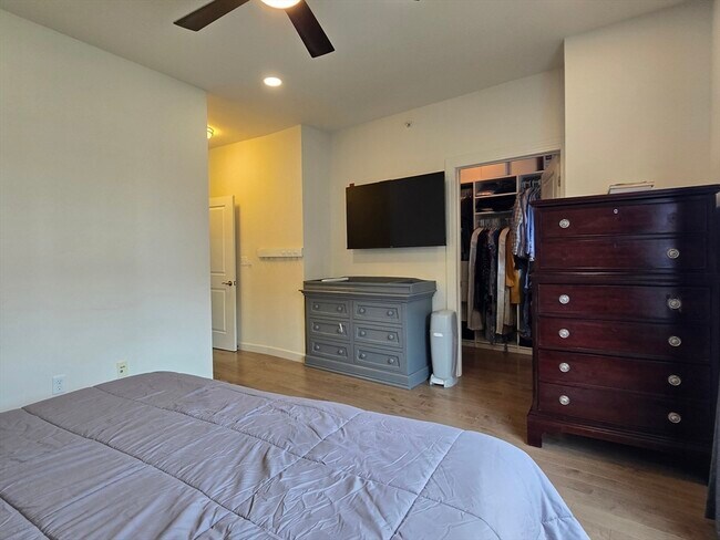 Building Photo - 2009 Symmes Cir