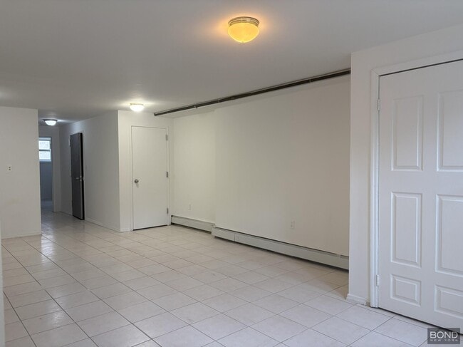 Building Photo - 395 E 49th St