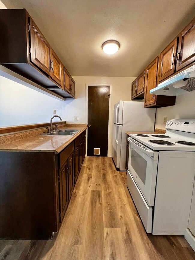 Building Photo - Mathews634 (KC-JF-NB)