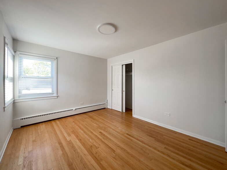 Building Photo - 2728 N 75th Ave