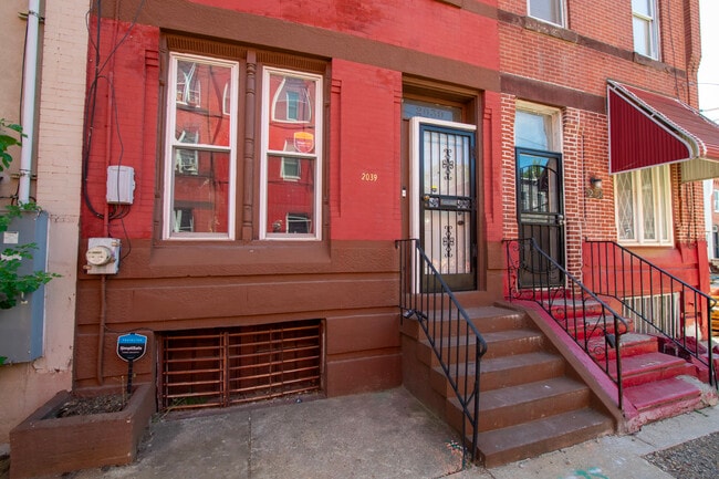 Building Photo - 1611 S 18th St