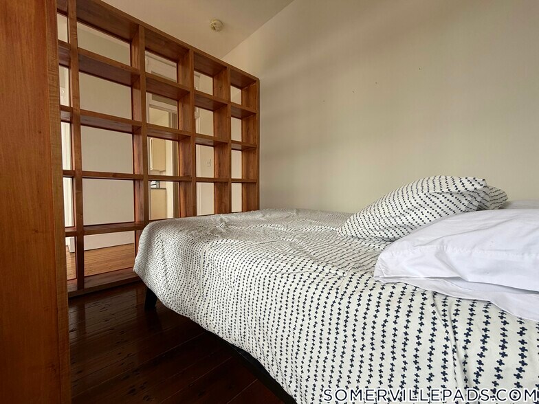 Building Photo - 367 Somerville Ave