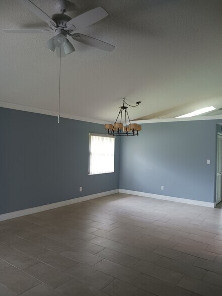 GREAT ROOM - 10602 Whitestone Ct