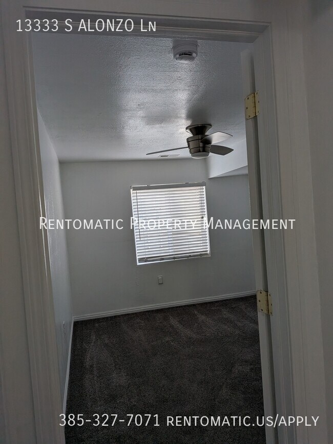 Building Photo - 13333 Alonzo Ln