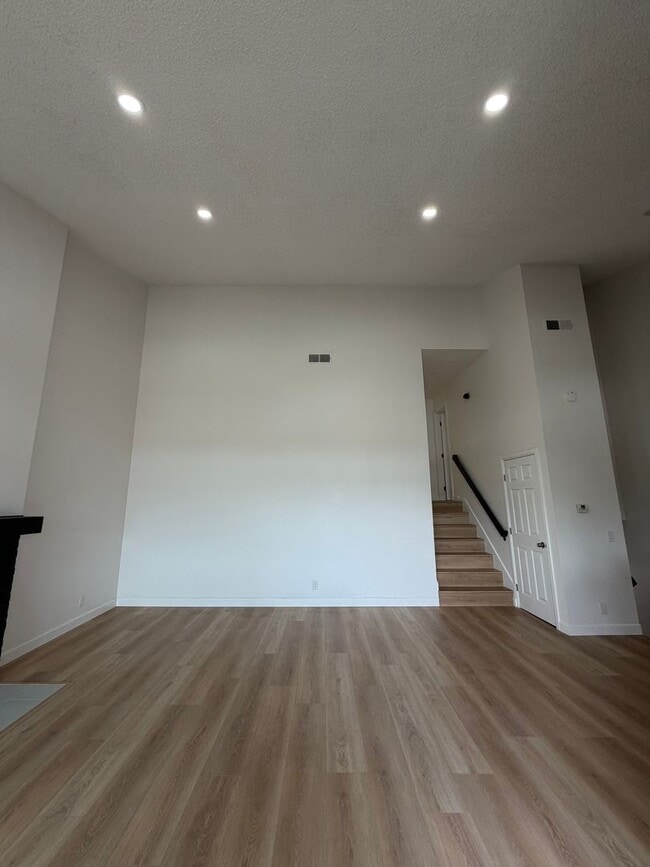 Building Photo - Townhome In Rosemead