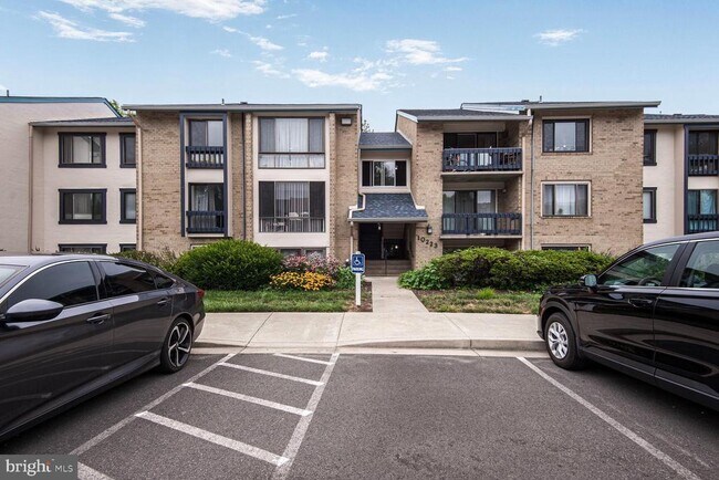 Building Photo - 10223 Valentino Dr
