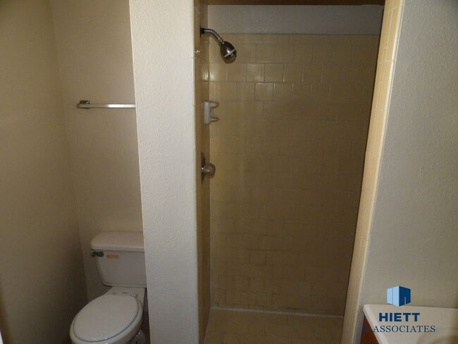 Building Photo - Great move in ready home close to Ft. Bliss
