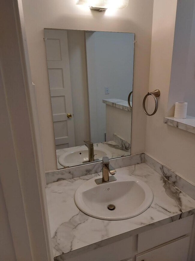 Building Photo - 4140 E Cliffside Trail