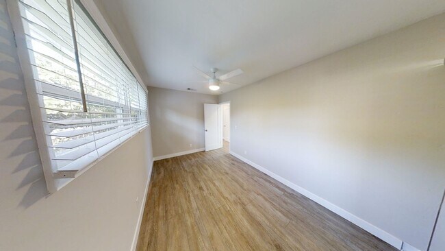 Building Photo - Big Bedrooms,  Great Yard!