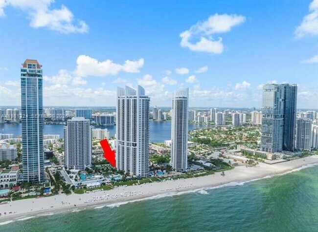 Building Photo - 18101 Collins Ave