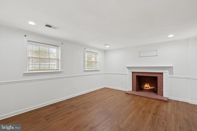 Building Photo - 7515 Pleasant Way