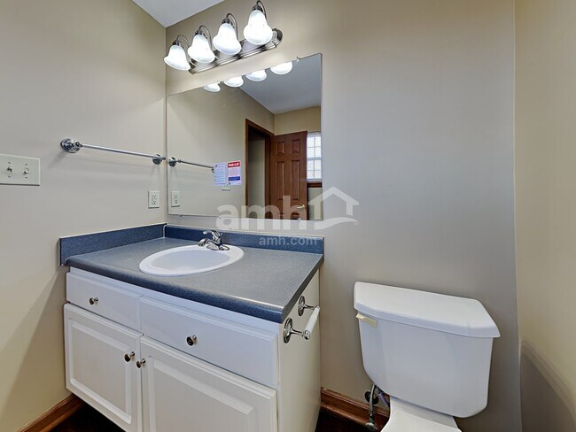 Building Photo - 6676 Wimbledon Drive