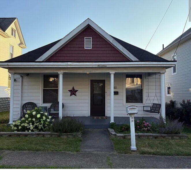Primary Photo - 417 Spring Ave