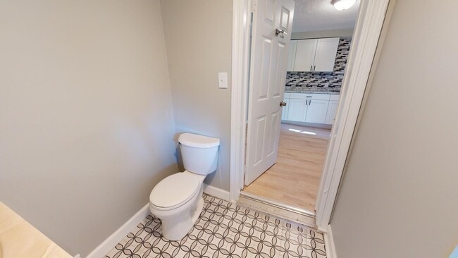 Building Photo - Clark/W.44 area: updated 3 bedroom/1 bath single family house.