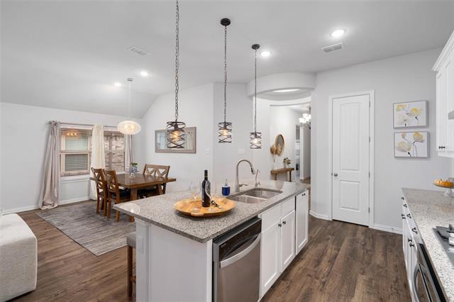 Building Photo - 2723 Willow Ln