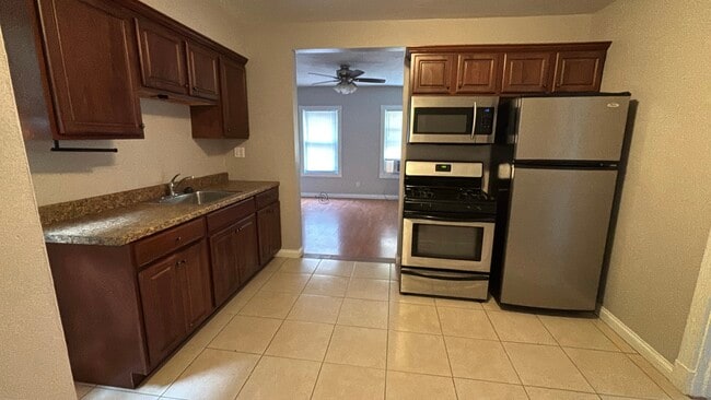 Building Photo - 12010 Paul Ave