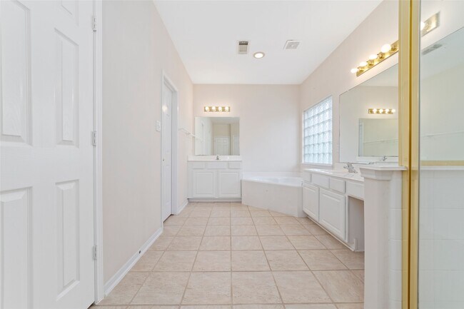 Building Photo - 2638 Long Leaf Dr