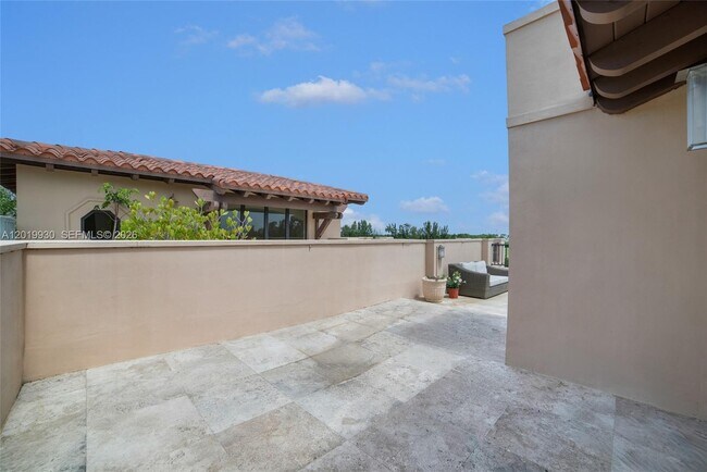 Building Photo - 6226 Paradise Point Dr