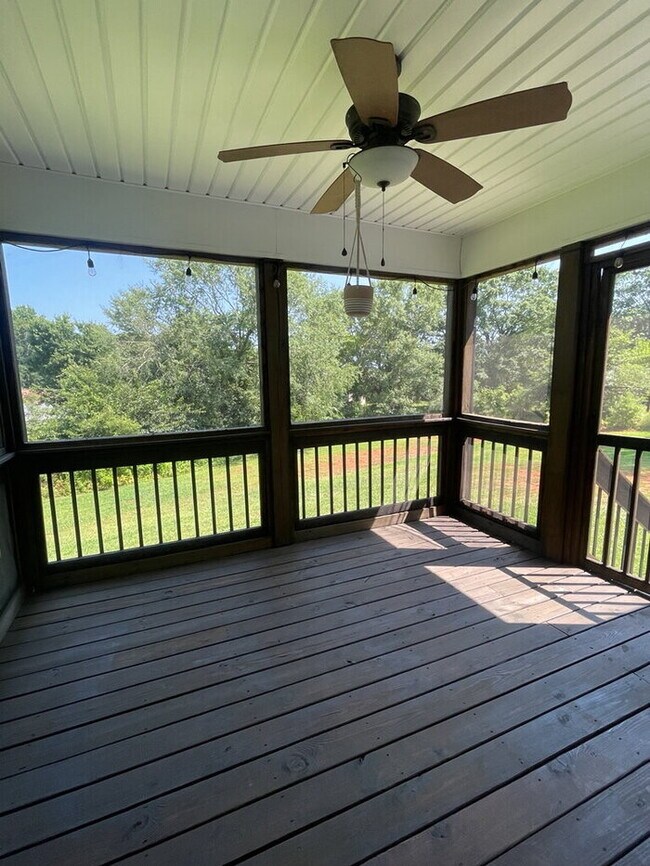 Building Photo - "Charming 4-Bedroom Retreat in Anderson with Spacious 1760 Sq Ft Layout - Your Perfect Home Awaits!"