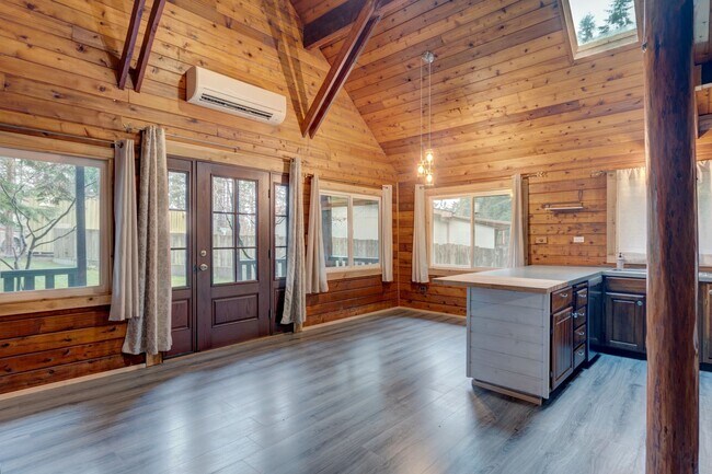 Building Photo - 502 W Ocean View Dr