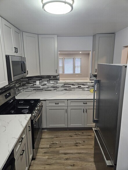 Building Photo - 65 County Rd