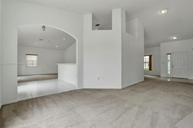 Building Photo - 10660 SW 20th Ct