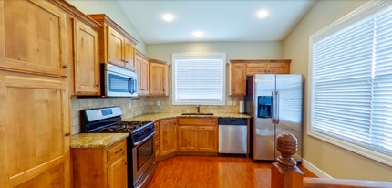 Building Photo - 3D Tour Available - 2-Car Garage + Stainless Steel Appliances + Granite Countertops! Available Oc...