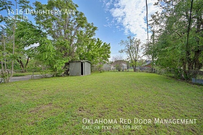 Building Photo - 1416 daugherty Ave