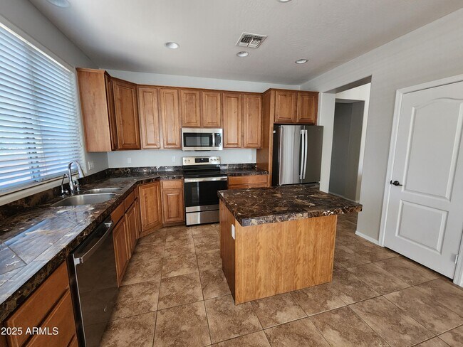 Building Photo - 18805 E Mockingbird Dr