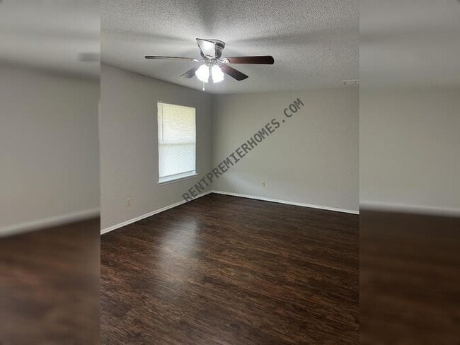 Building Photo - 2437 NW 112th St