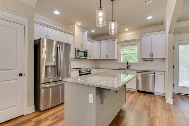 Building Photo - 4050 Stowe Dr