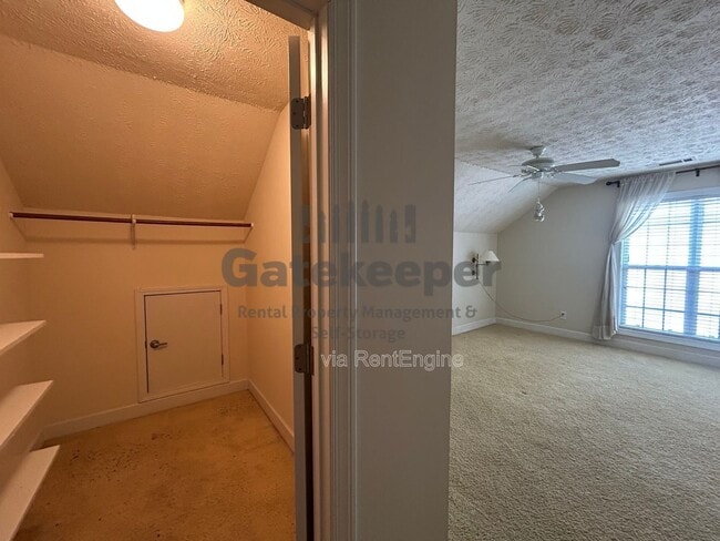 Building Photo - 111 Hanbury Ln