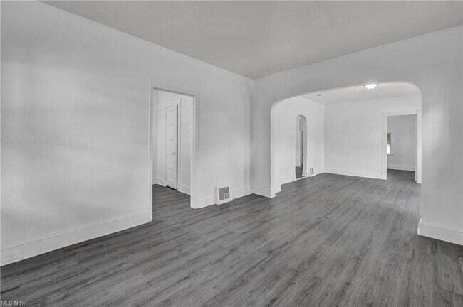 Building Photo - 4302 W 30th St