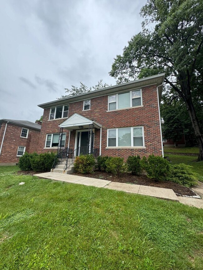 Building Photo - 2711 Brownsboro Rd
