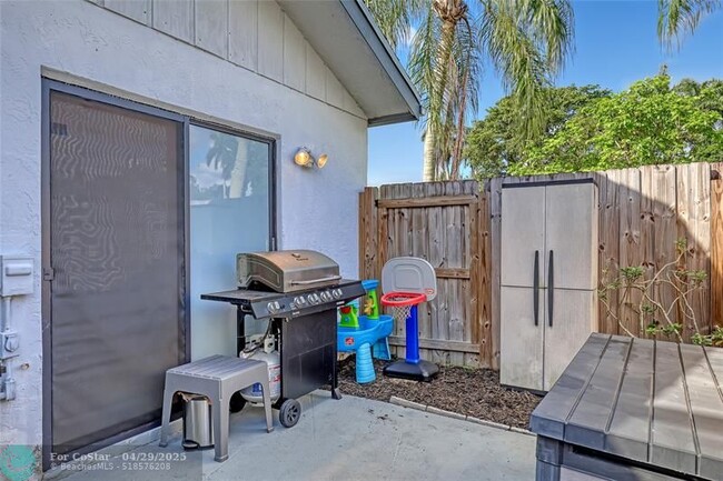 Building Photo - 11531 Clear Creek Pl