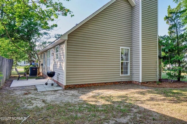 Building Photo - *** Promotion -- Sign lease by January 15 and receive $500 off first months rent!!    3 Bedroom H...