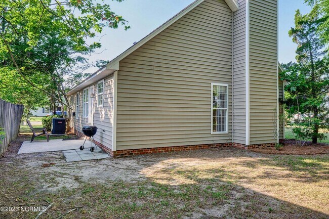 Building Photo - *** Promotion -- Sign lease by March 1 and receive $1000 off first months rent!!    3 Bedroom Hom...