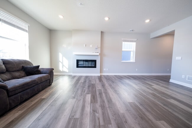 Building Photo - 17073 Dysart Pl