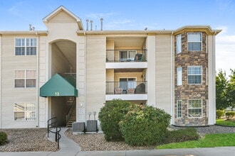 Building Photo - Spacious 3BR/2BA Ground-Level Condo in Lit...