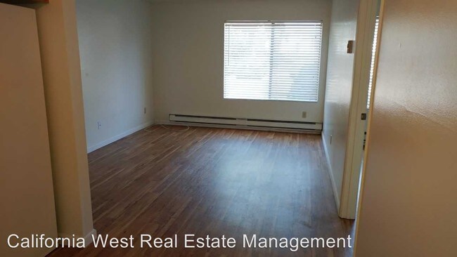 Building Photo - 1 br, 1 bath Apartment - 3350 BULLOCK, #1-49