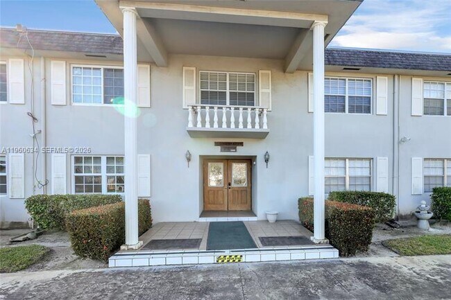 Building Photo - 1560 McKinley St